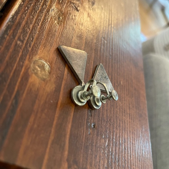 VINTAGE Clip On Mother of Pearl Earrings ✨ - Picture 3 of 4